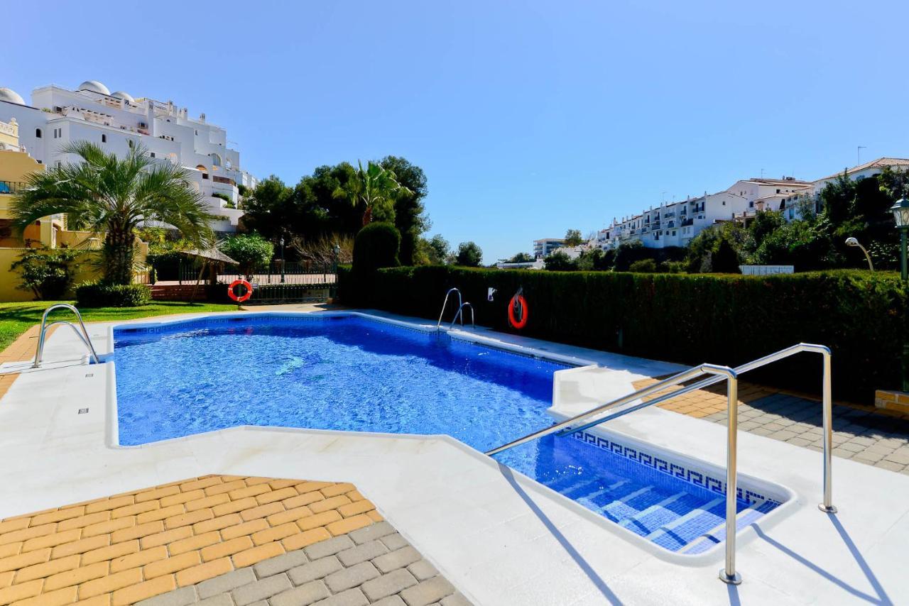 Refurbished 2-Bed Apartment Burriana Beach. 네르하 외부 사진