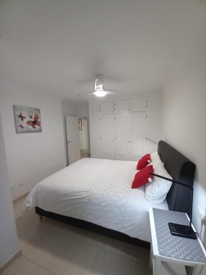 Refurbished 2-Bed Apartment Burriana Beach. 네르하 외부 사진