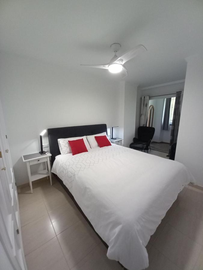 Refurbished 2-Bed Apartment Burriana Beach. 네르하 외부 사진